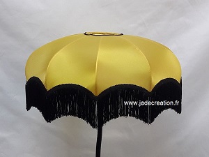 Dôme parapluie jaune à franges noire Jade Création